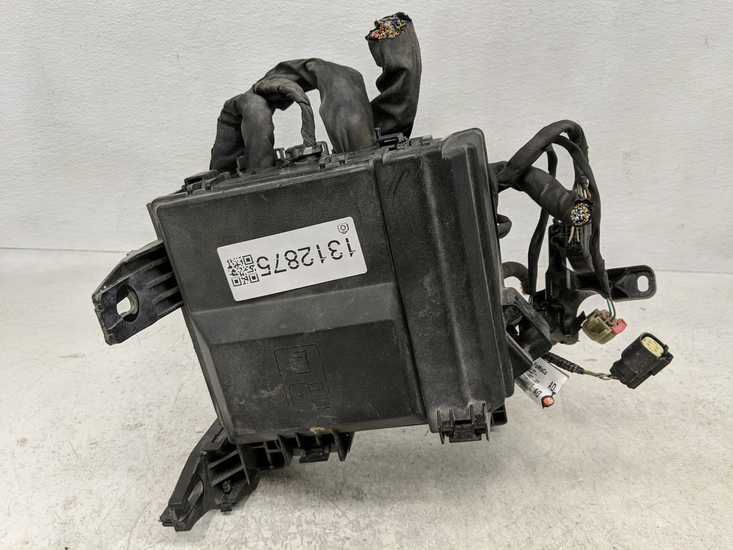2018-2020 Ford F-150 Fusebox Fuse Box Panel Relay Module P/N:JL3T-14300-AD Fits Fits 2018 2019 2020 OEM Used Auto Parts - Oe