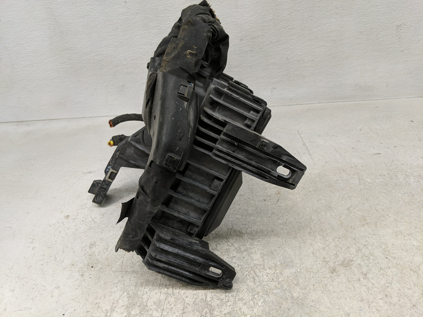2018-2020 Ford F-150 Fusebox Fuse Box Panel Relay Module P/N:JL3T-14300-AD Fits Fits 2018 2019 2020 OEM Used Auto Parts - Oe