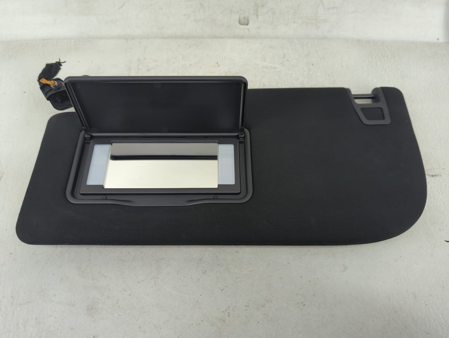 2018-2020 Ford F-150 Sun Visor Shade Replacement Passenger Right Mirror Fits Fits 2018 2019 2020 OEM Used Auto Parts - Oemus