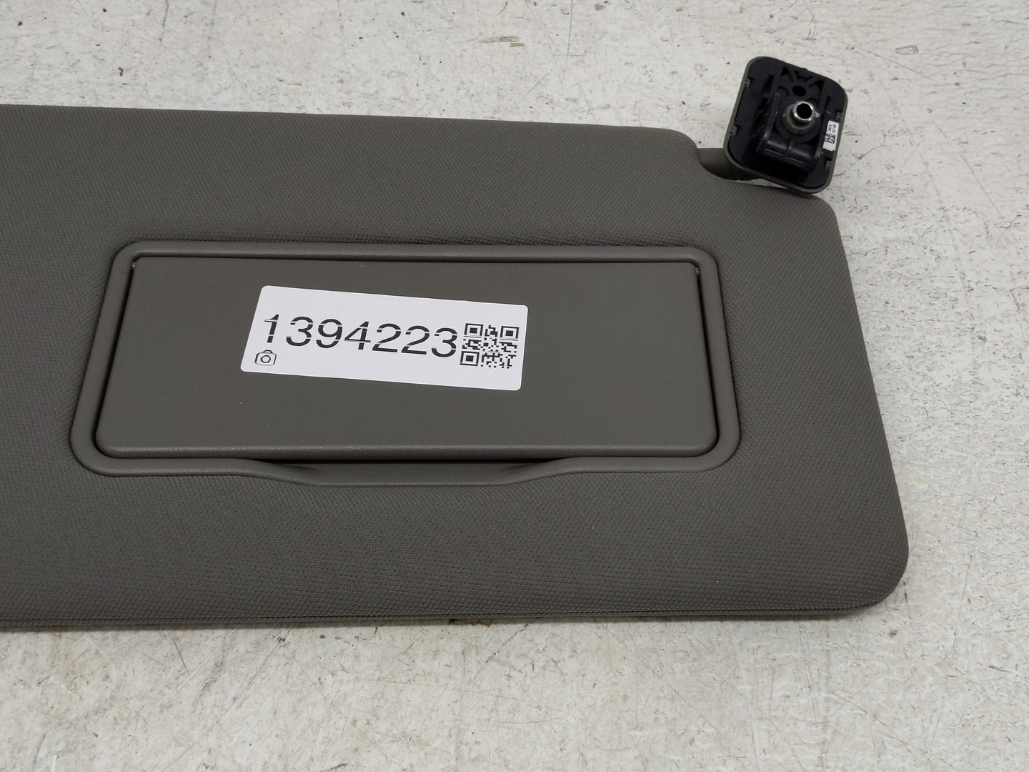 2018-2020 Ford F-150 Sun Visor Shade Replacement Driver Left Mirror Fits Fits 2018 2019 2020 OEM Used Auto Parts - Oemusedau