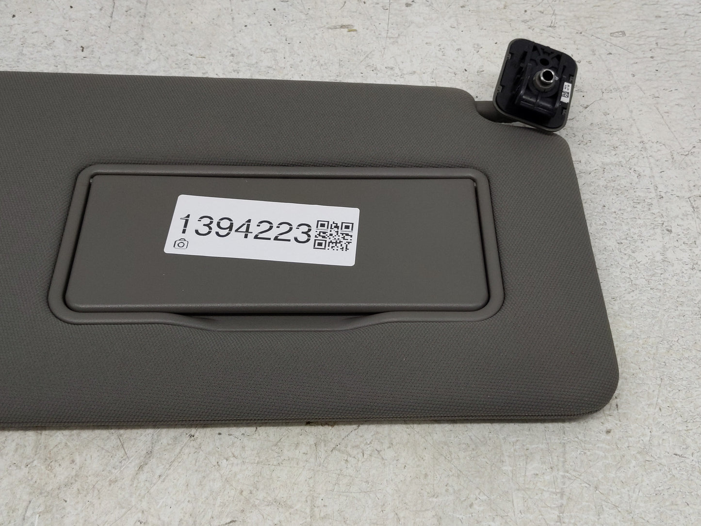 2018-2020 Ford F-150 Sun Visor Shade Replacement Driver Left Mirror Fits Fits 2018 2019 2020 OEM Used Auto Parts - Oemusedau