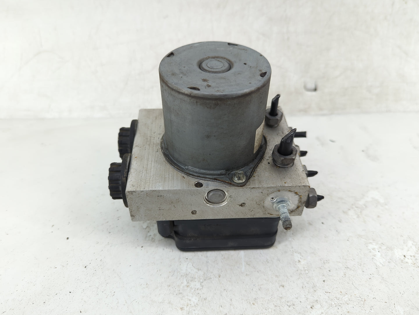 2019-2020 Ford F-150 ABS Pump Control Module Replacement P/N:KL34-2B373-AD Fits Fits 2019 2020 OEM Used Auto Parts - Oemused