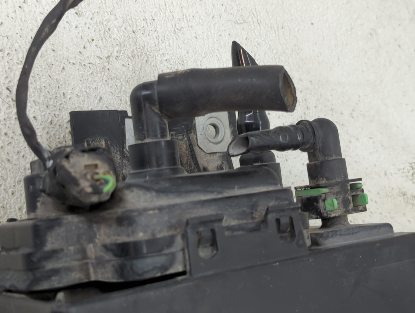 2019 Ford F-150 Fuel Vapor Charcoal Canister 1432272 - Oemusedautoparts1.com