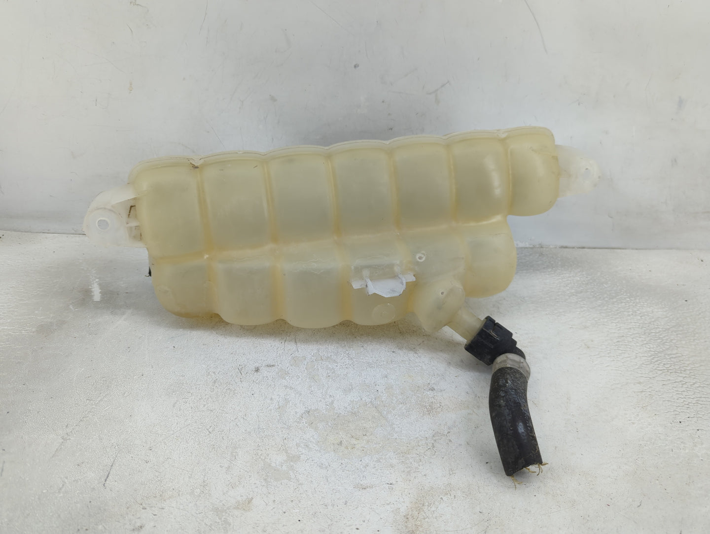 2015-2022 Ford F-150 Radiator Coolant Overflow Expansion Tank Bottle 1433269 - Oemusedautoparts1.com