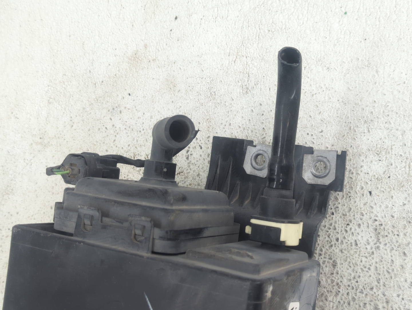 2019 Ford F-150 Fuel Vapor Charcoal Canister 1436851 - Oemusedautoparts1.com