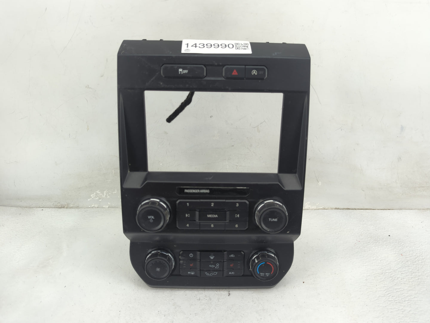 2019 Ford F-150 Climate Control Module Temperature AC/Heater Replacement P/N:KL3T-18E243-CDE Fits OEM Used Auto Parts - Oemu