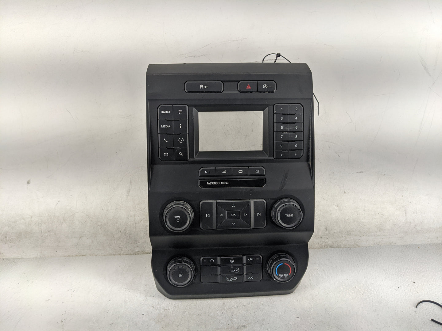 2019-2020 Ford F-150 Radio Control Panel 1468402 - Oemusedautoparts1.com