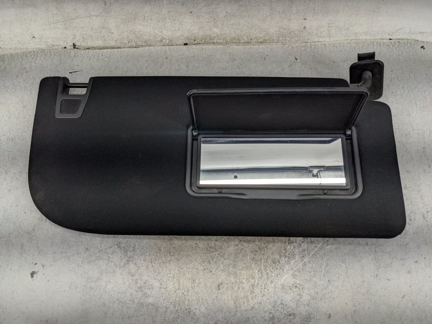 2018-2020 Ford F-150 Sun Visor Shade Replacement Passenger Right Mirror Fits Fits 2018 2019 2020 OEM Used Auto Parts - Oemus