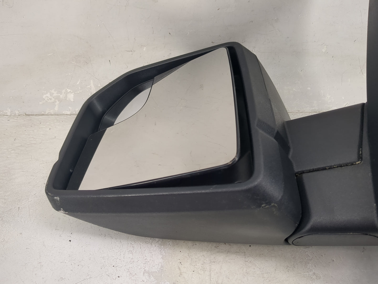 2015-2020 Ford F-150 Driver Side View Mirror - Left Door Mirror OEM Used - Oemusedautoparts1.com