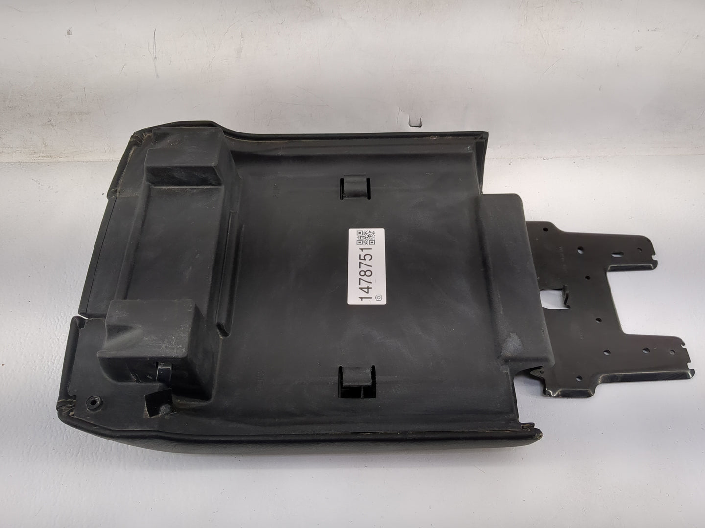 2019 Ford F-150 Center Console Armrest Cover Lid P/N:FL3T-15115A44 Fits OEM Used Auto Parts - Oemusedautoparts1.com