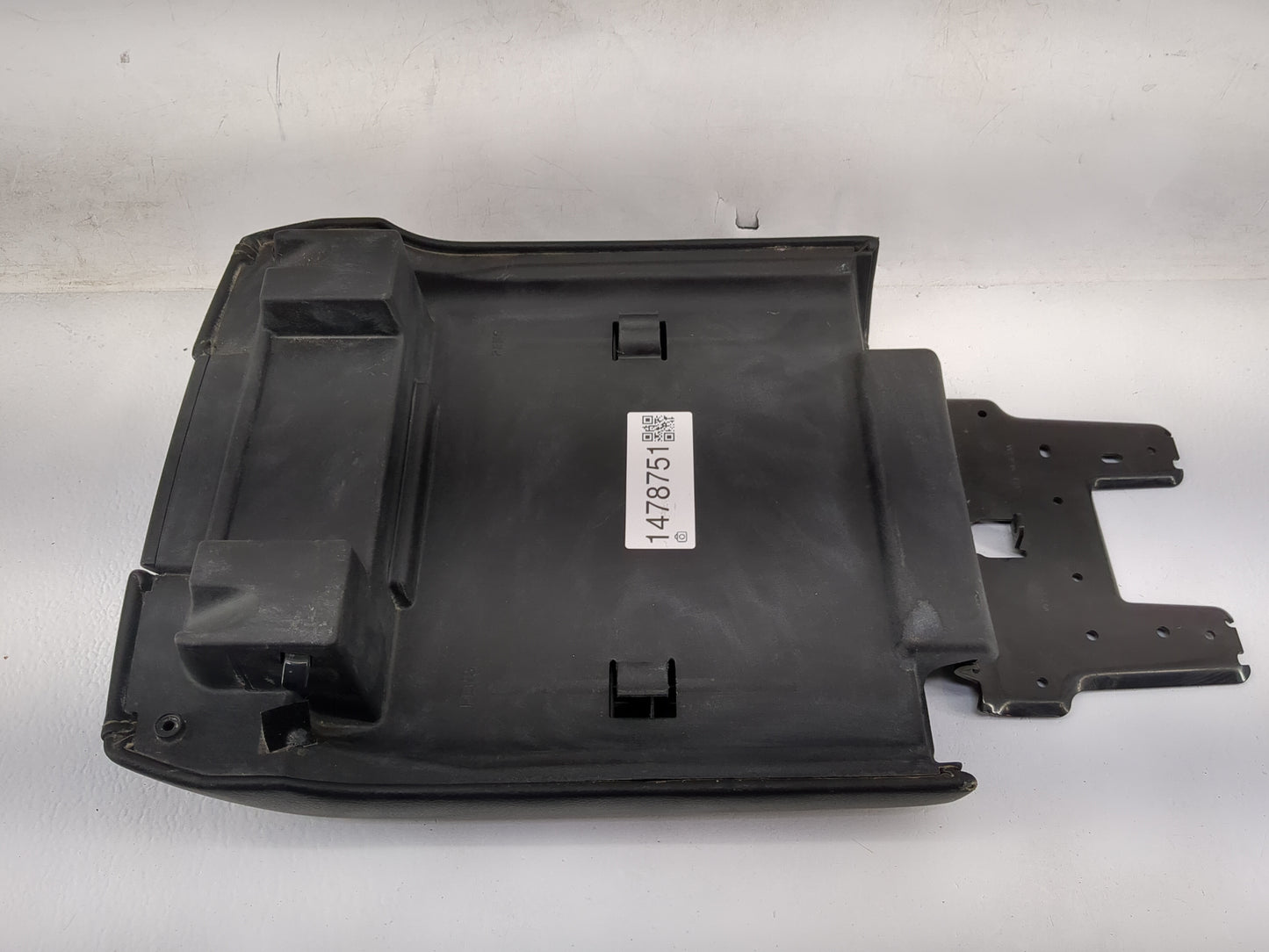 2019 Ford F-150 Center Console Armrest Cover Lid P/N:FL3T-15115A44 Fits OEM Used Auto Parts - Oemusedautoparts1.com