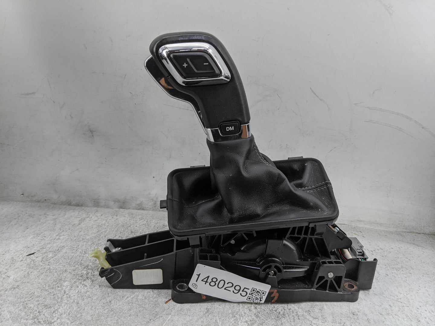 2019 Ford F-150 Floor Console Assembly Shifter - Oemusedautoparts1.com