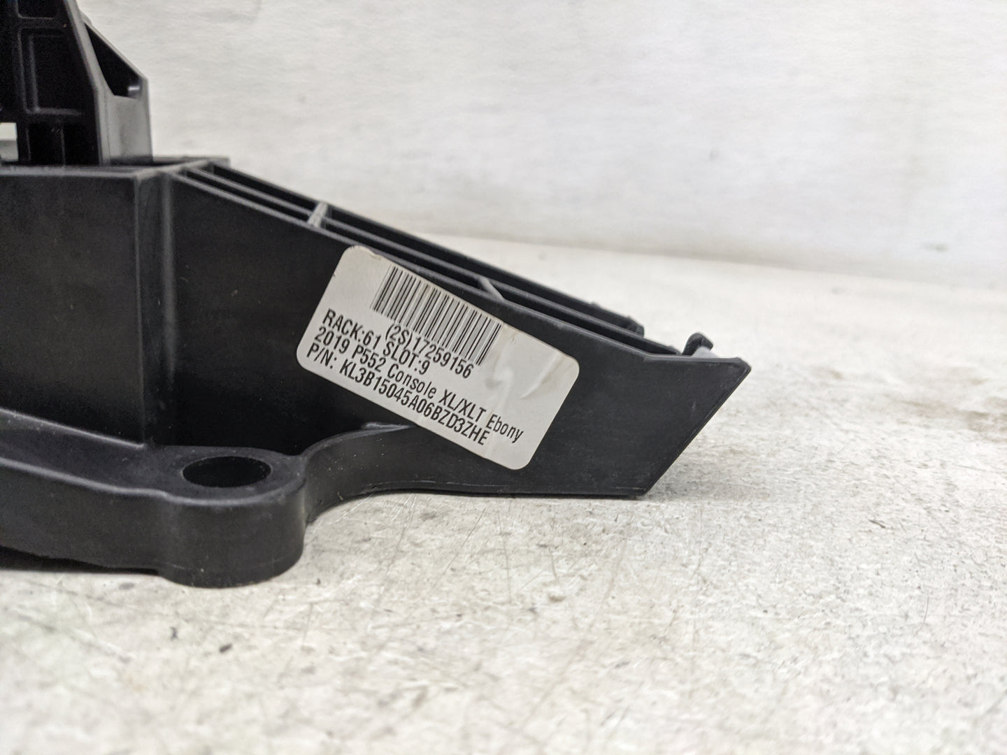 2019 Ford F-150 Floor Console Assembly Shifter 1480386 - Oemusedautoparts1.com
