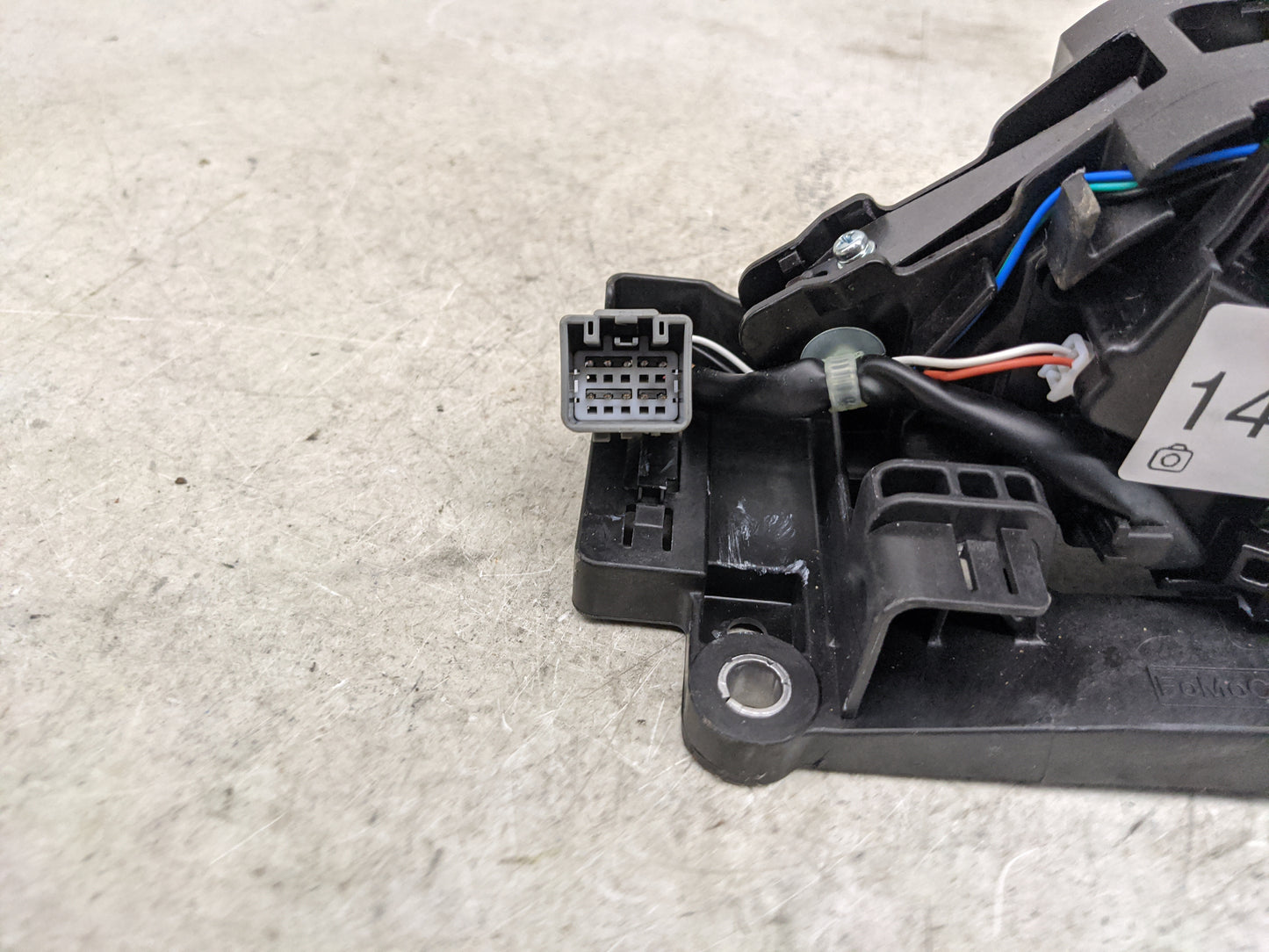 2019 Ford F-150 Floor Console Assembly Shifter 1480386 - Oemusedautoparts1.com