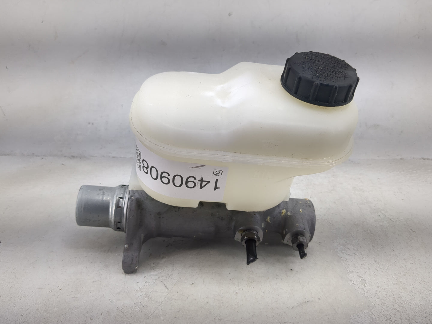 2018-2020 Ford F-150 Brake Master Cylinder 1490908 - Oemusedautoparts1.com