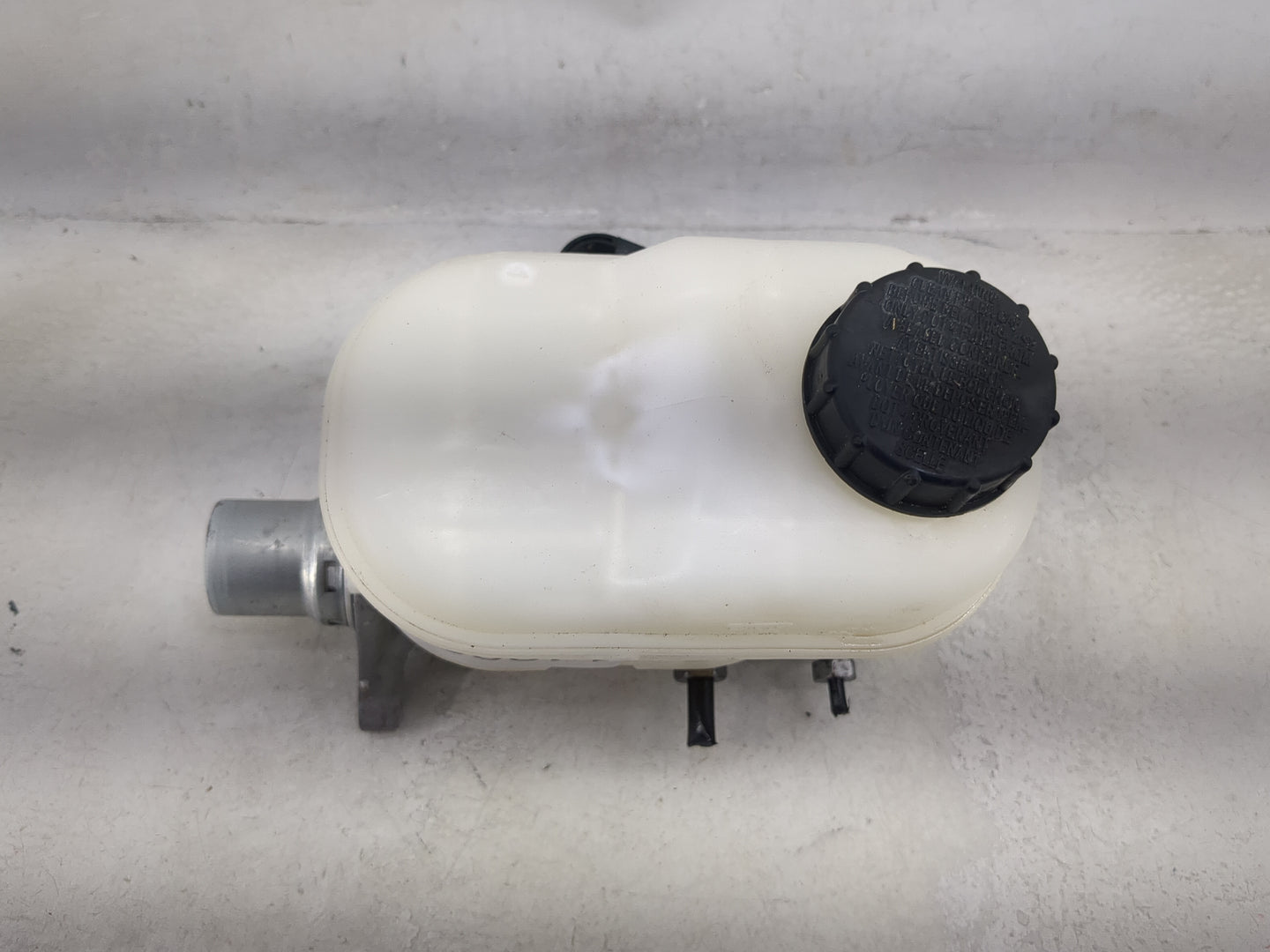 2018-2020 Ford F-150 Brake Master Cylinder 1490908 - Oemusedautoparts1.com