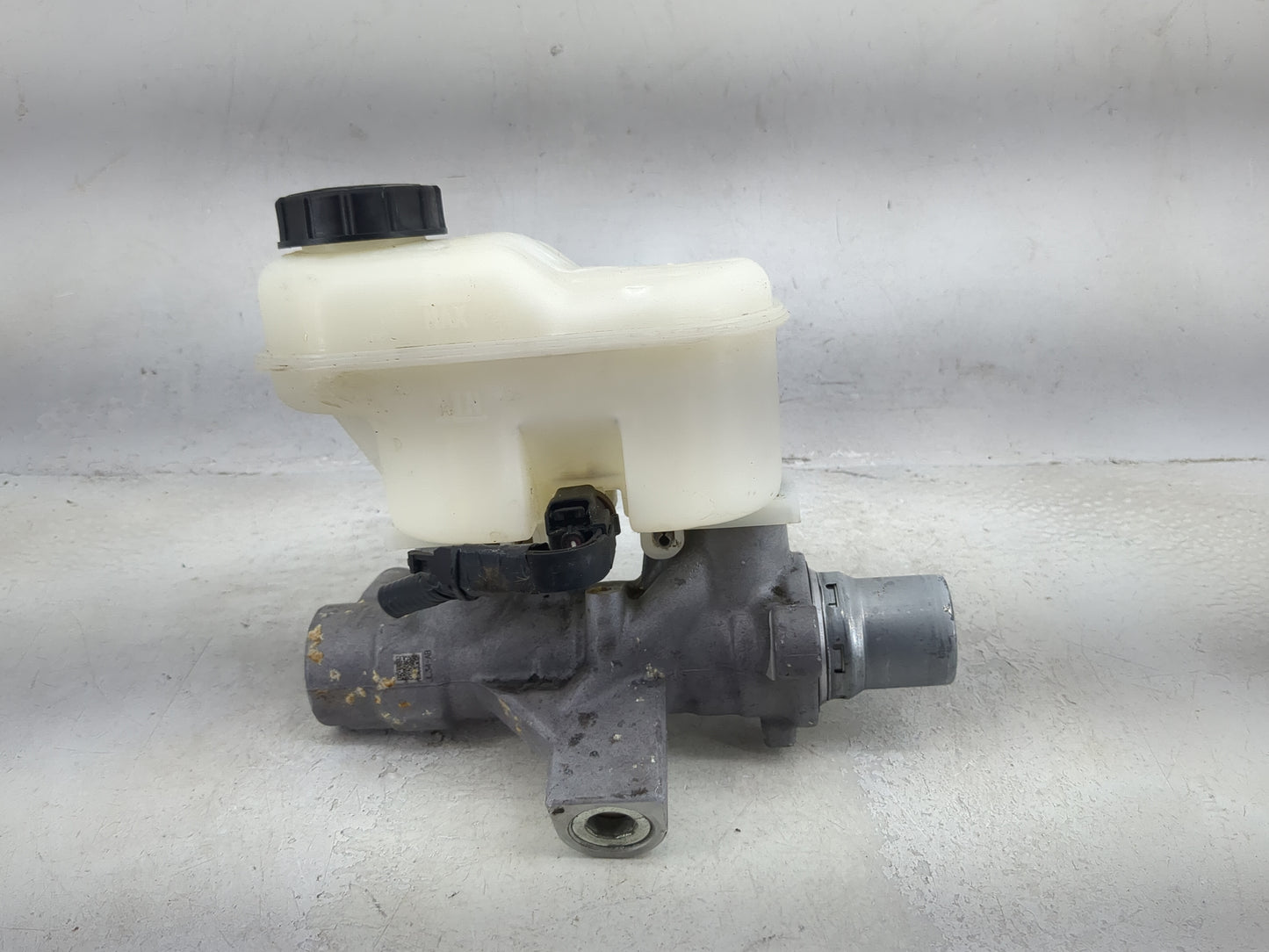 2018-2020 Ford F-150 Brake Master Cylinder 1490908 - Oemusedautoparts1.com