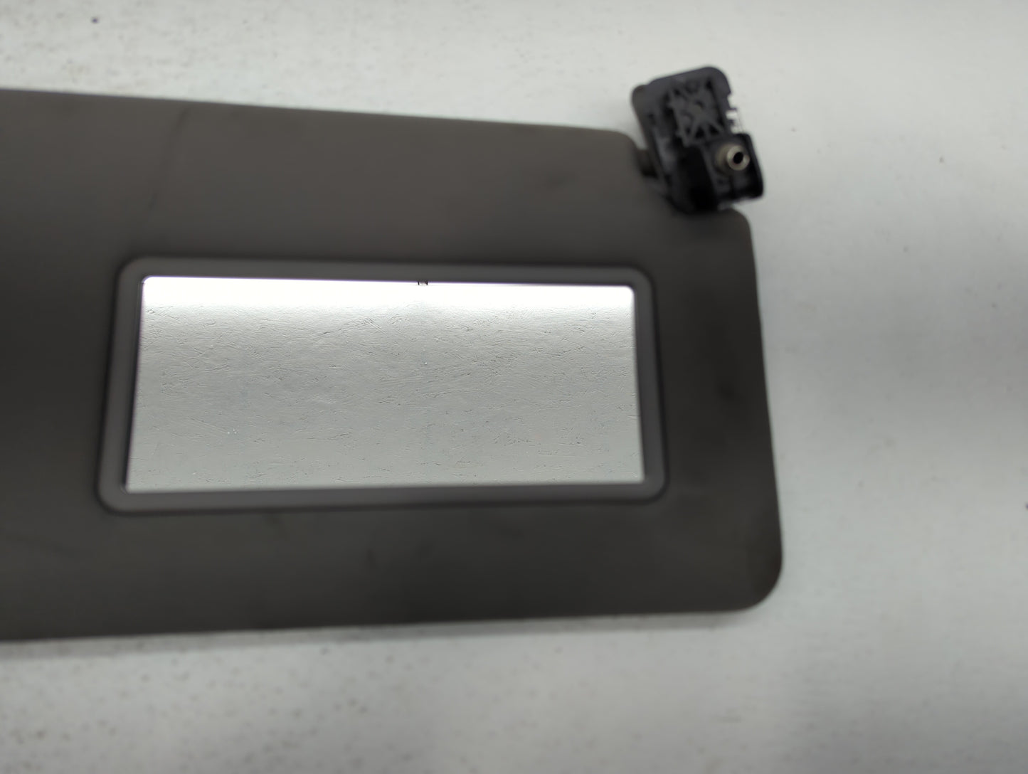 2018-2020 Ford F-150 Sun Visor Shade Replacement Passenger Right Mirror Fits Fits 2018 2019 2020 OEM Used Auto Parts - Oemus