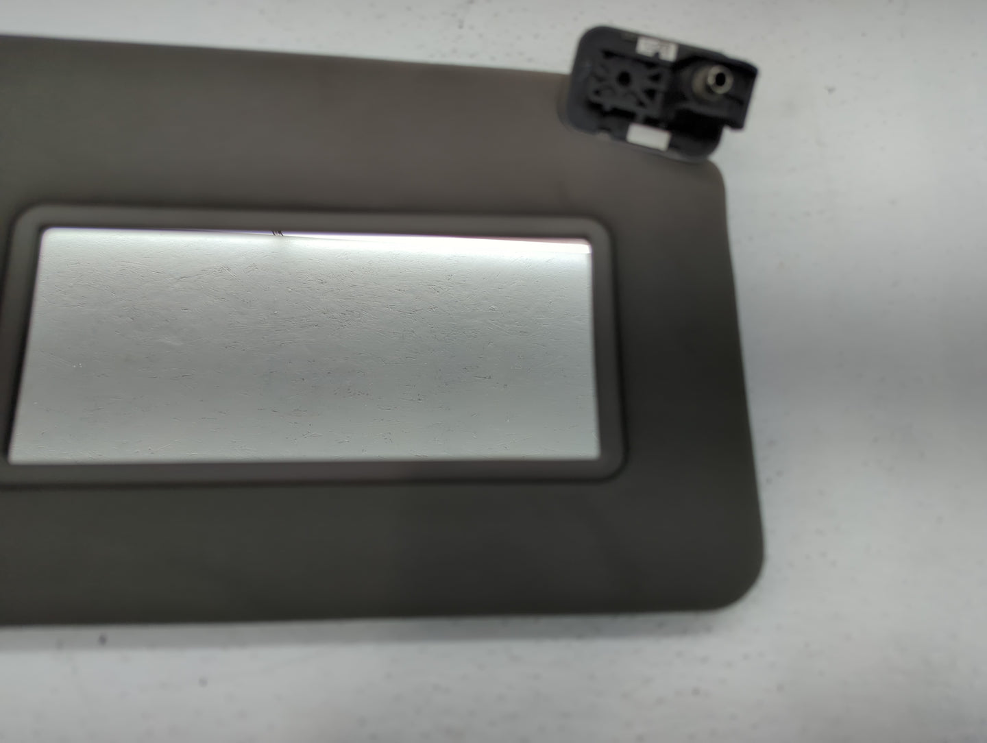 2018-2020 Ford F-150 Sun Visor Shade Replacement Driver Left Mirror Fits Fits 2018 2019 2020 OEM Used Auto Parts - Oemusedau