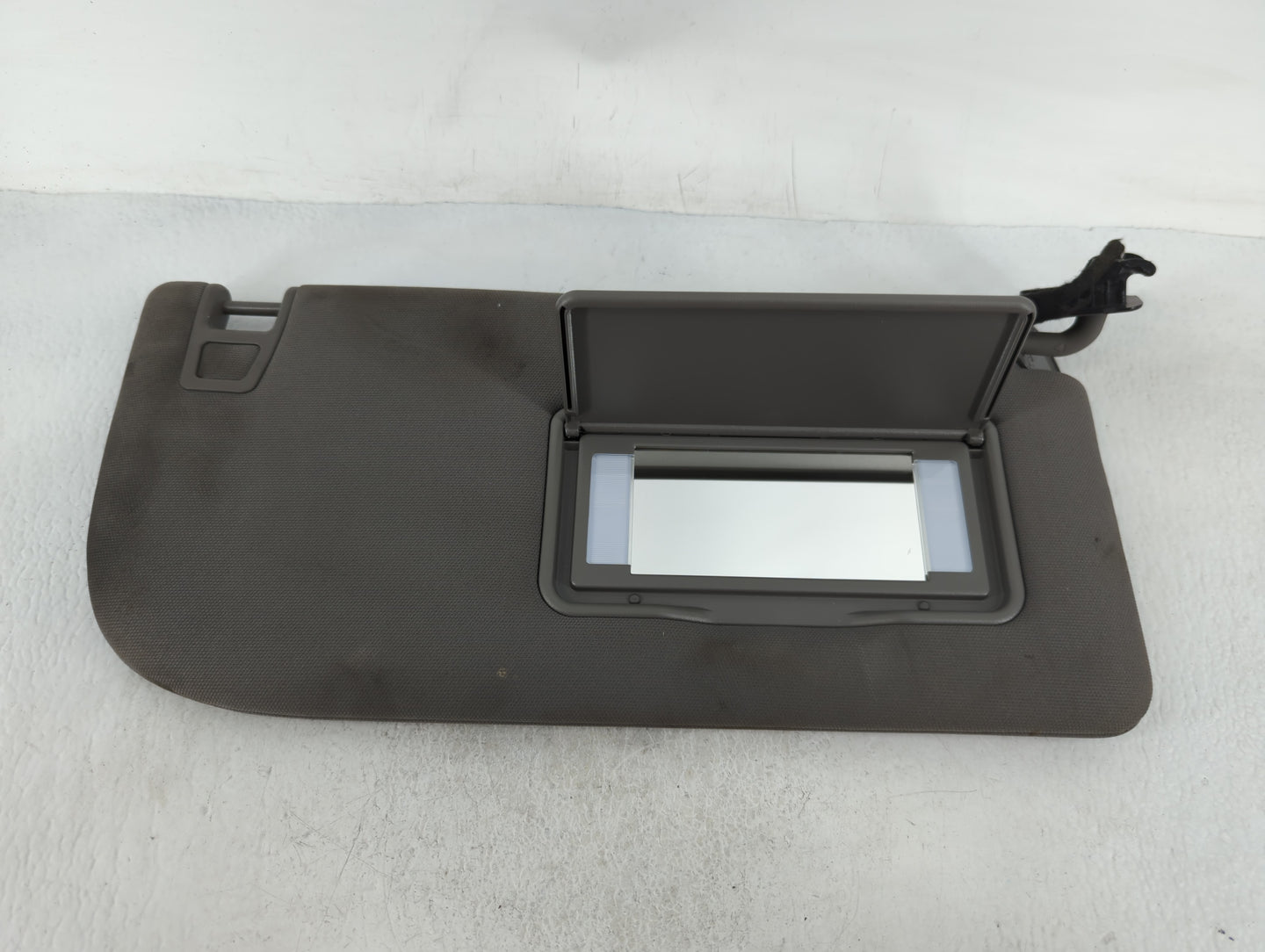 2018-2020 Ford F-150 Sun Visor Shade Replacement Passenger Right Mirror Fits Fits 2018 2019 2020 OEM Used Auto Parts - Oemus