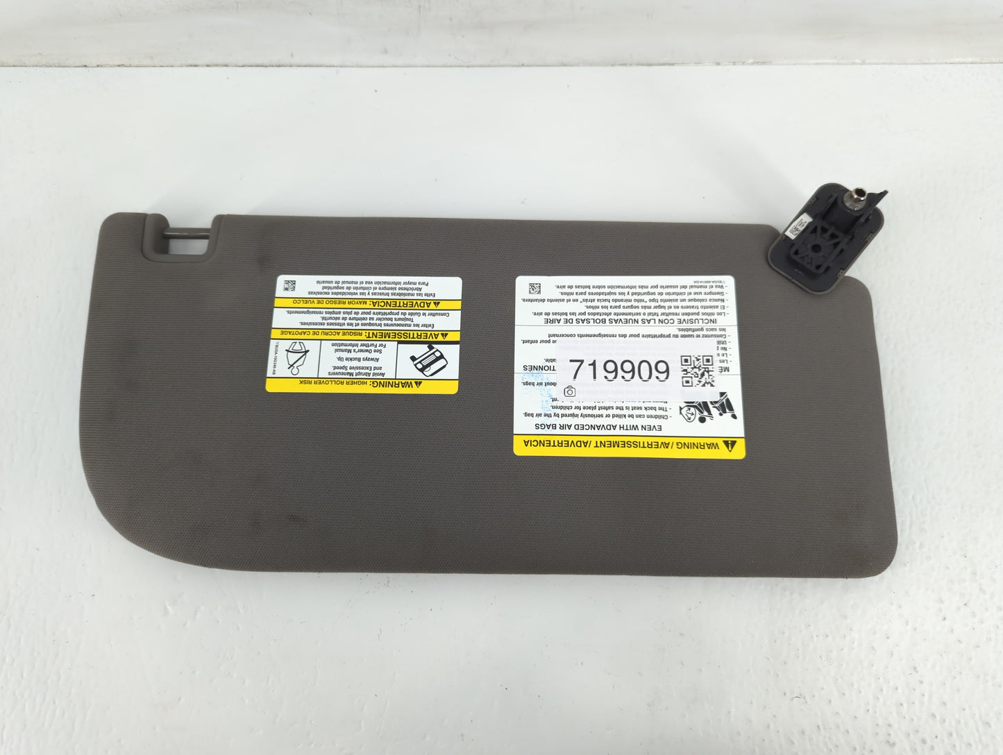 2019 Ford F-150 Sun Visor Shade Replacement Passenger Right Mirror Fits OEM Used Auto Parts - Oemusedautoparts1.com