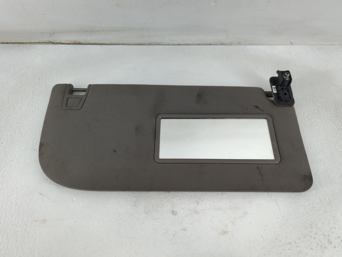 2018-2020 Ford F-150 Sun Visor Shade Replacement Passenger Right Mirror Fits Fits 2018 2019 2020 OEM Used Auto Parts - Oemus