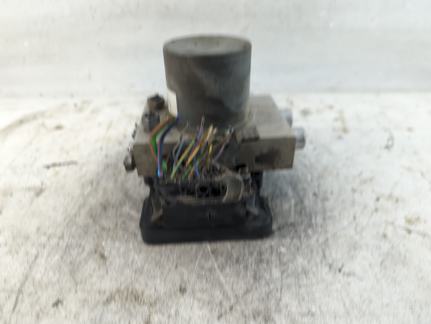 2019 Ford F-250 Super Duty ABS Pump Control Module Replacement P/N:KC3C-2C405-A Fits OEM Used Auto Parts - Oemusedautoparts1