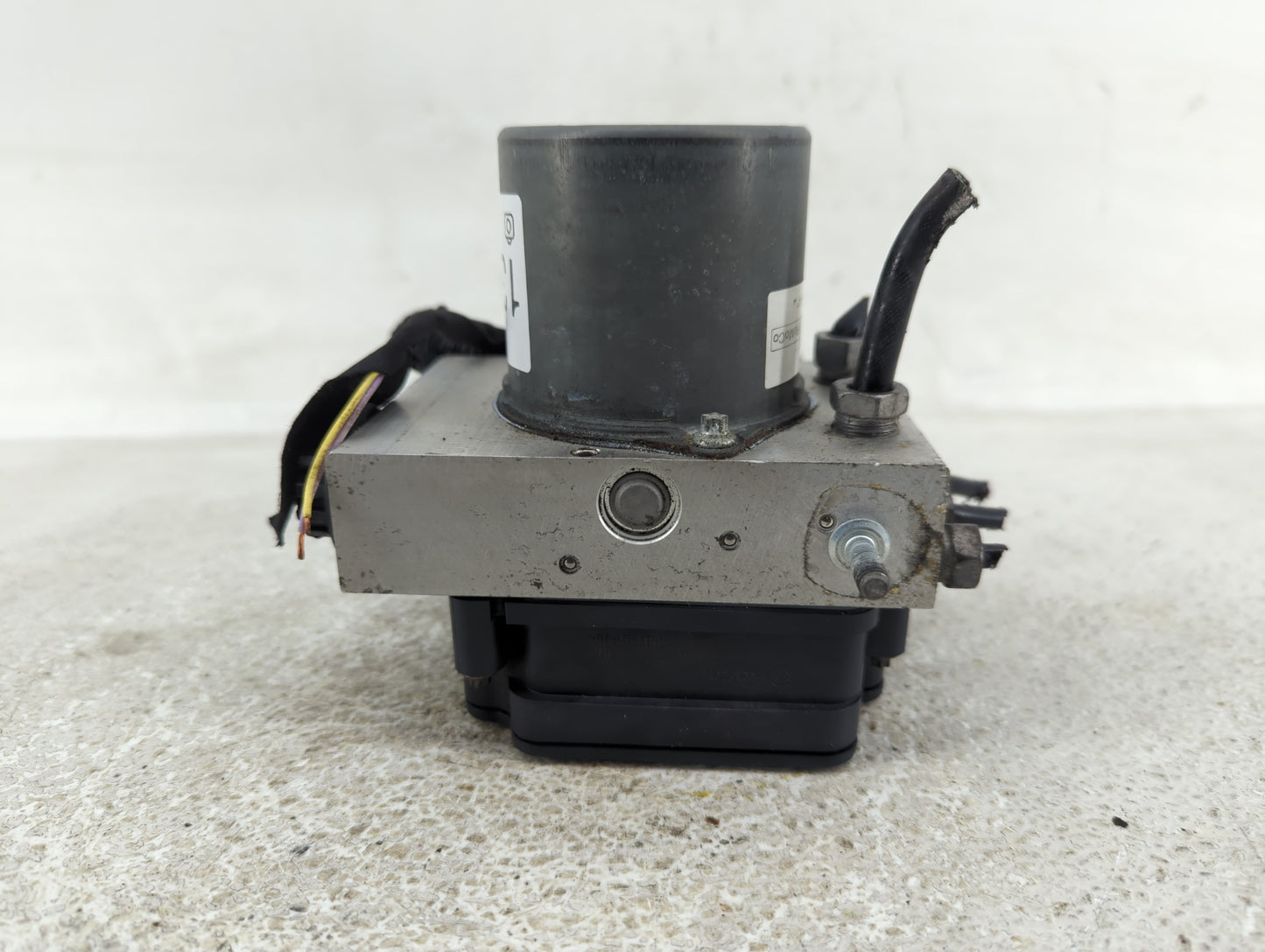 2019 Ford F-350 ABS Pump Control Module Replacement P/N:KC3C-2C405-A Fits OEM Used Auto Parts - Oemusedautoparts1.com