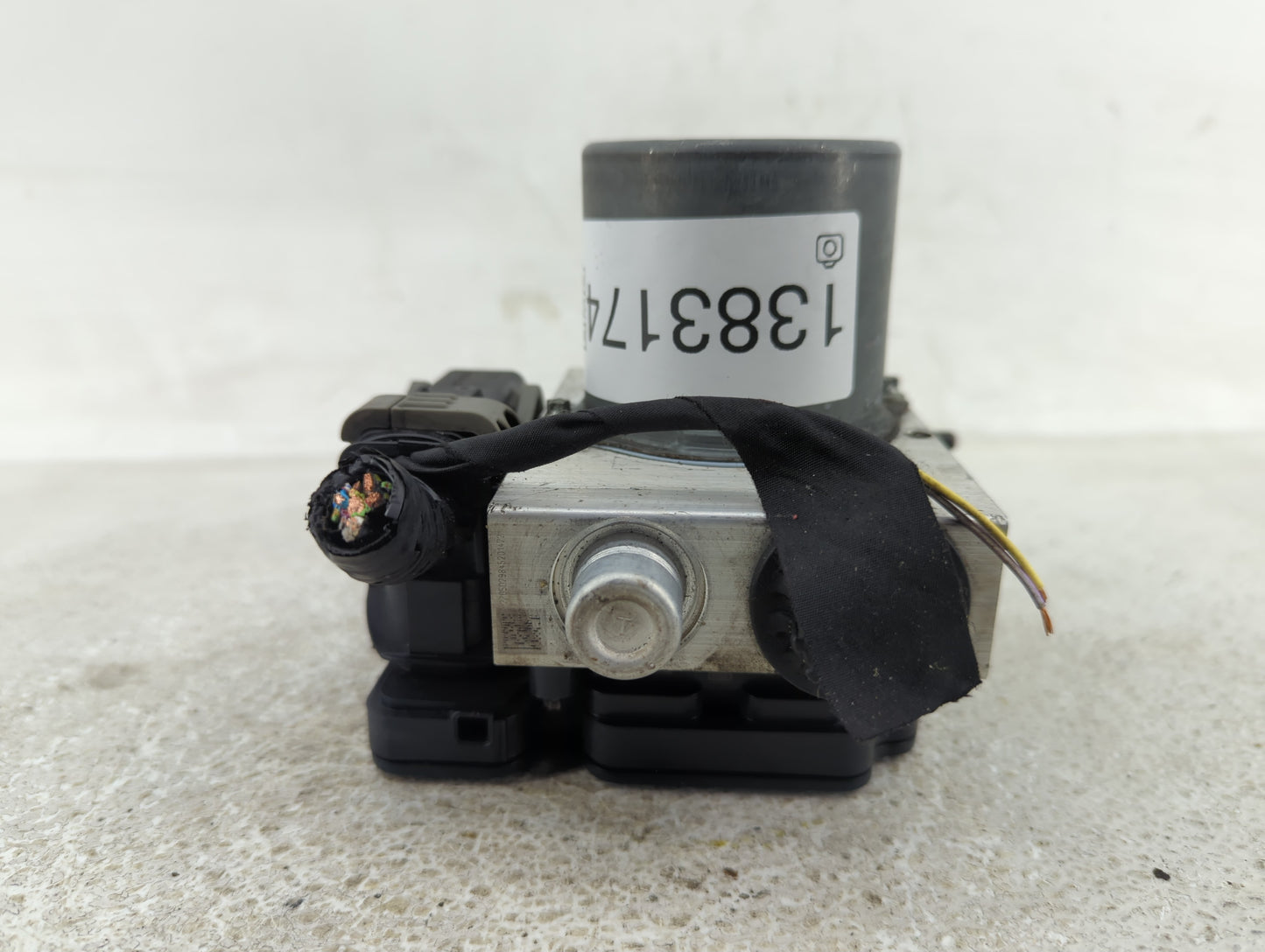 2019 Ford F-350 ABS Pump Control Module Replacement P/N:KC3C-2C405-A Fits OEM Used Auto Parts - Oemusedautoparts1.com