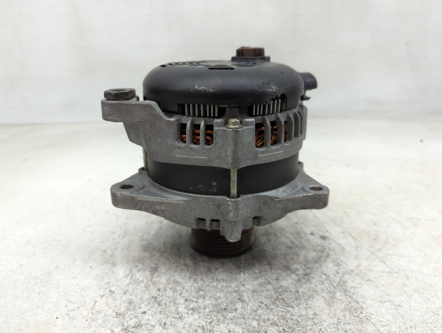 2017-2021 Ford F-350 Super Duty Alternator Replacement Generator Charging Assembly Engine OEM P/N:LC3T-10300-AA HC3T-10300-G
