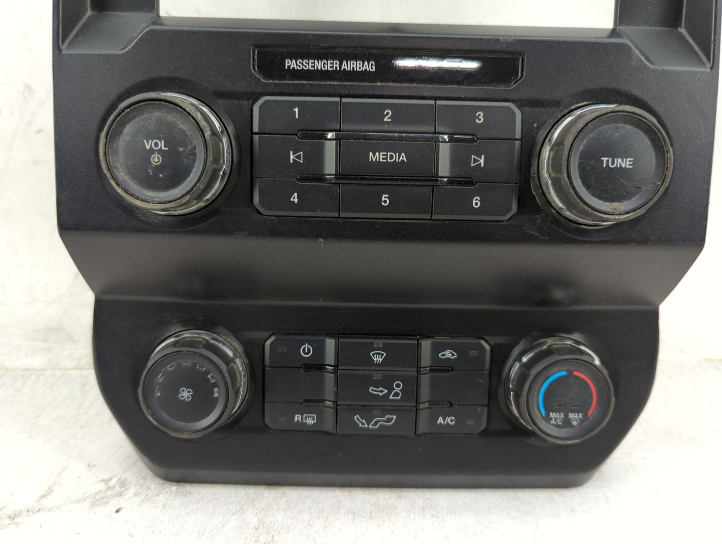 2019 Ford F150 Radio AM FM Cd Player Receiver Replacement P/N:KL3T-18E243-CBE 1141041188646, 17027528-05, 1569B Fits Fits 20