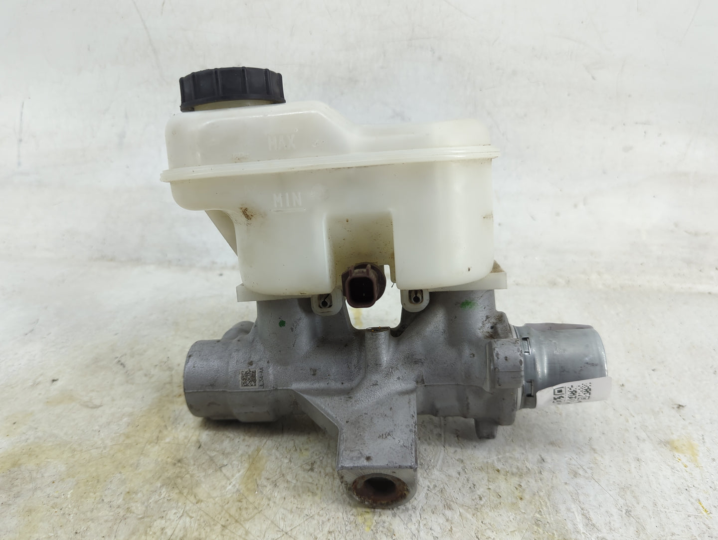 Ford F150 Brake Master Cylinder 1496718 - Oemusedautoparts1.com
