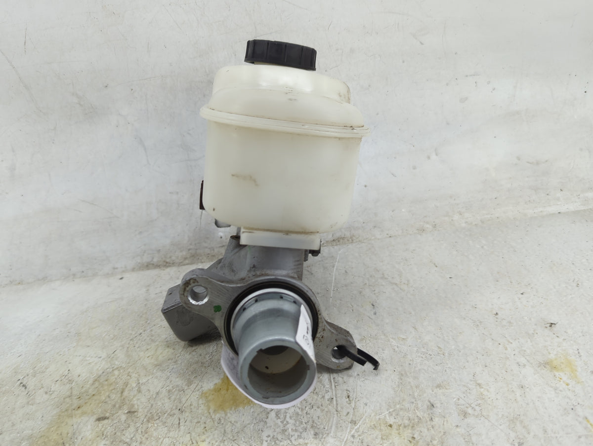 Ford F150 Brake Master Cylinder 1496718 - Oemusedautoparts1.com