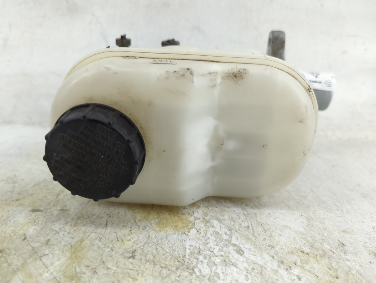 Ford F150 Brake Master Cylinder 1496718 - Oemusedautoparts1.com