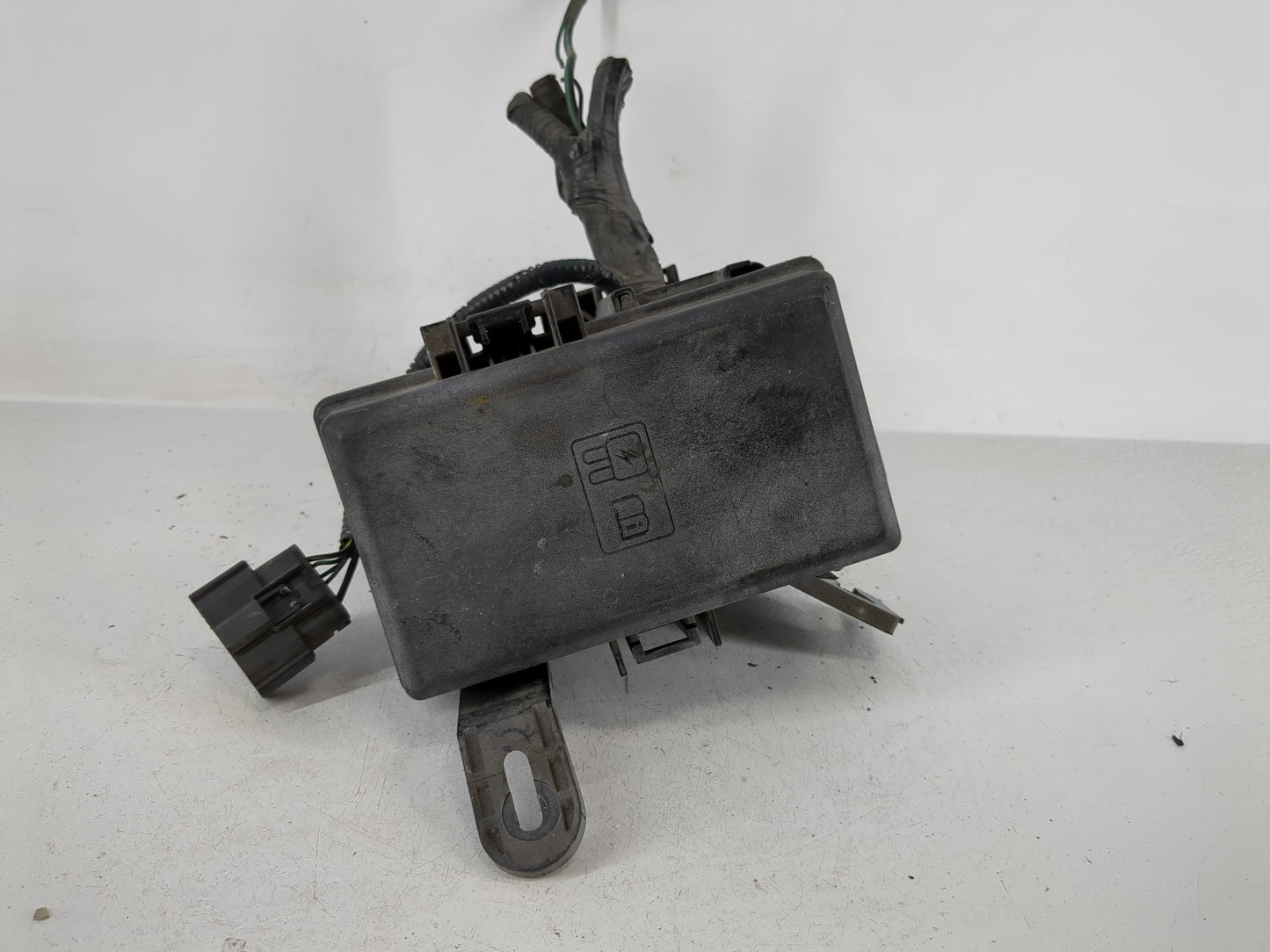 2014-2019 Ford Fiesta Fusebox Fuse Box Panel Relay Module P/N:6003447201 Fits Fits 2014 2015 2016 2017 2018 2019 OEM Used Au