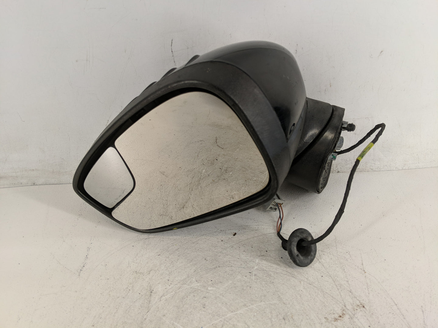 2011-2019 Ford Fiesta Side Mirror Replacement Driver Left View Door Mirror P/N:AE83-17683-D AE83-17683-C Fits OEM Used Auto 