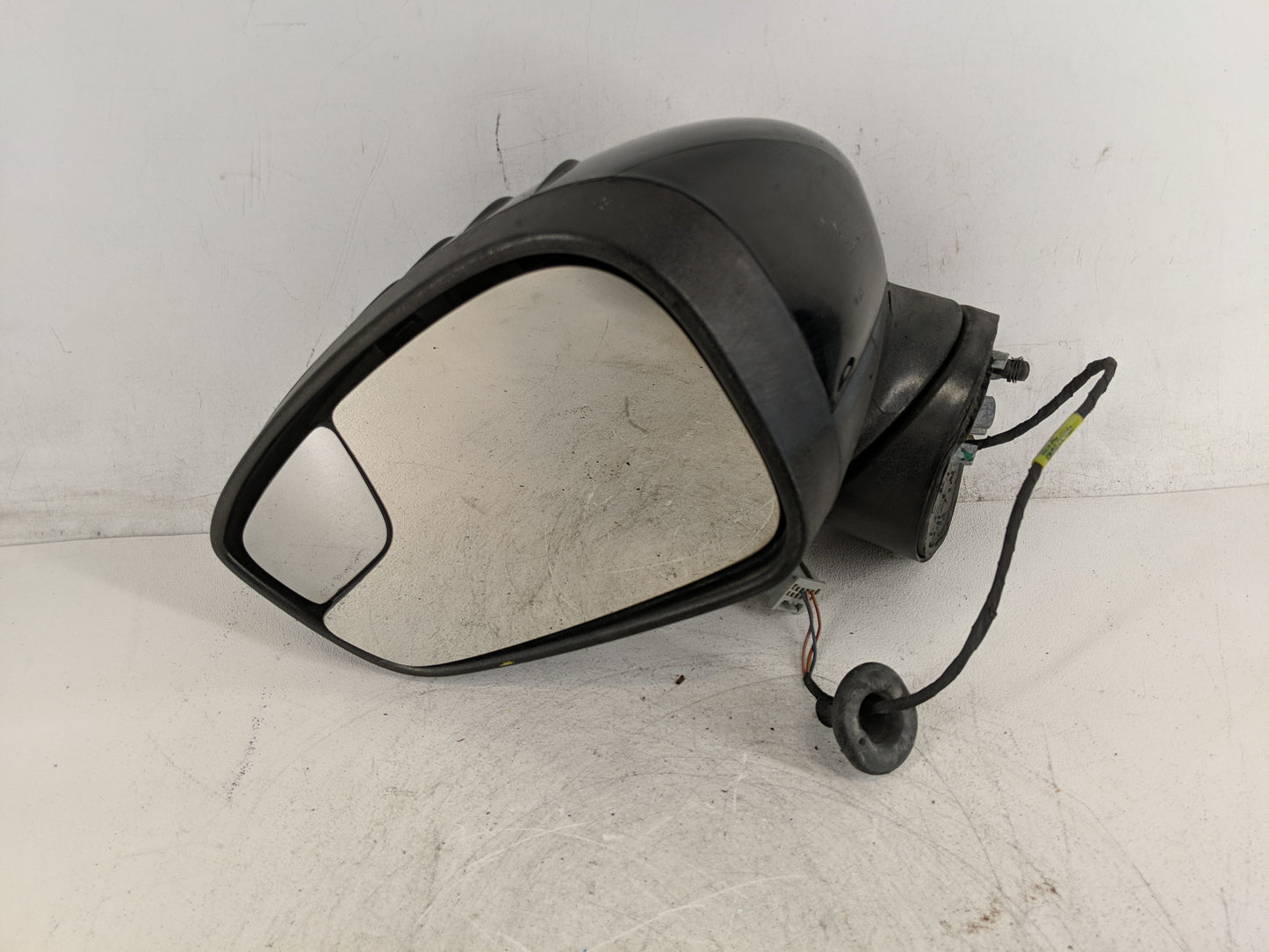 2011-2019 Ford Fiesta Side Mirror Replacement Driver Left View Door Mirror P/N:AE83-17683-D AE83-17683-C Fits OEM Used Auto 