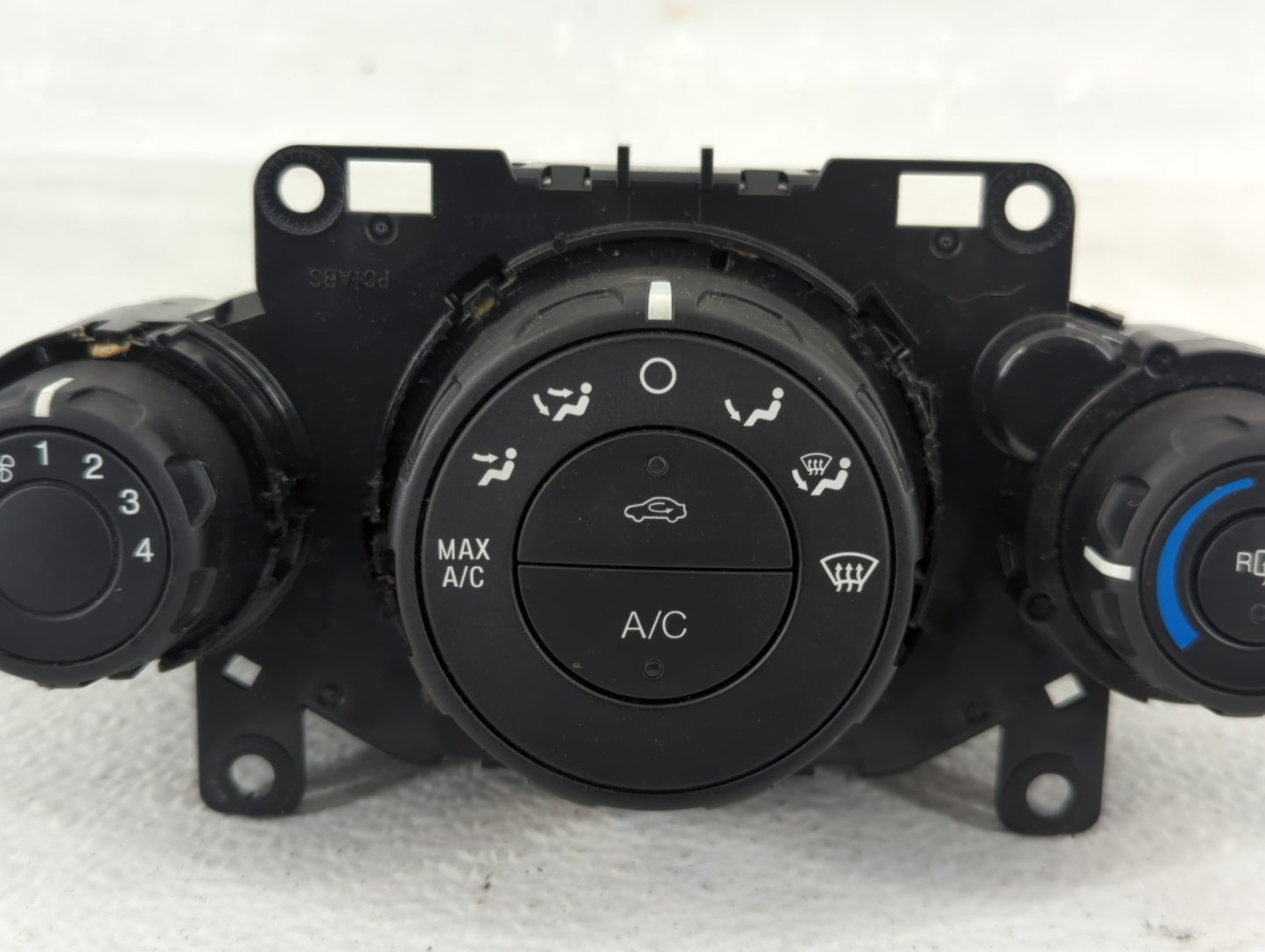 2014-2019 Ford Fiesta Climate Control Module Temperature AC/Heater Replacement P/N:D2BT 19980 AF Fits OEM Used Auto Parts - 