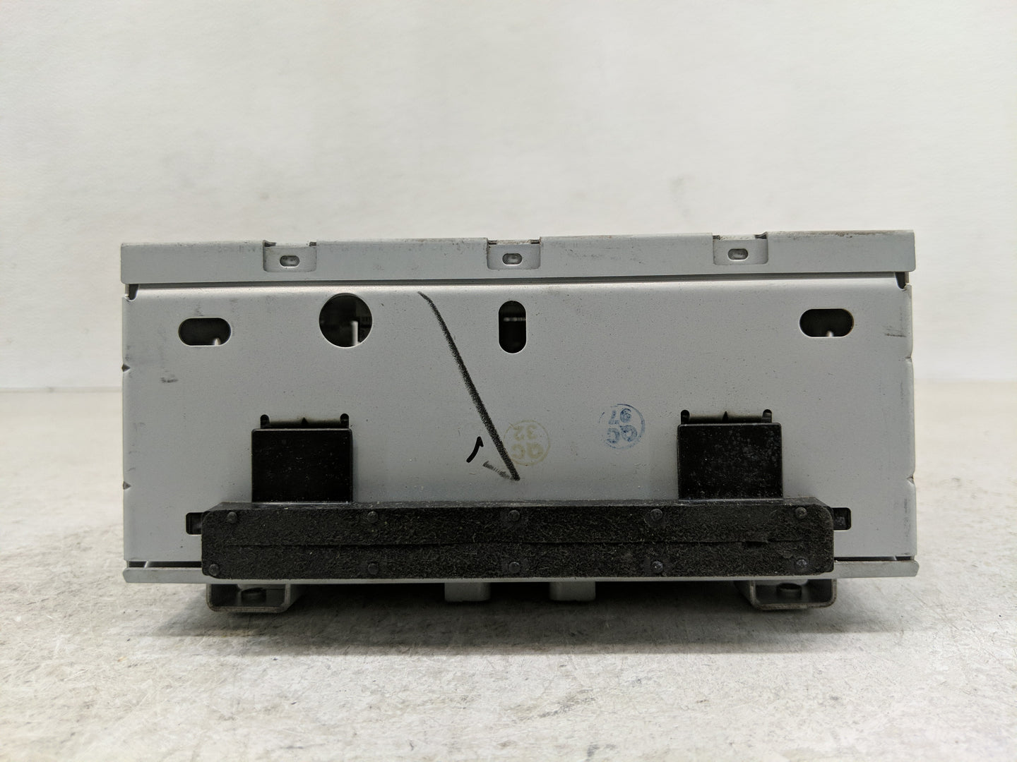 2018-2019 Ford Fiesta Radio AM FM Cd Player Receiver Replacement P/N:D2BT-19C107-AL Fits Fits 2018 2019 OEM Used Auto Parts 