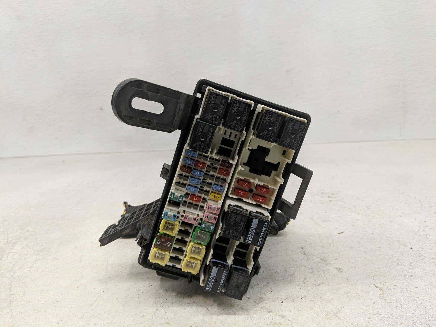 2014-2019 Ford Fiesta Fusebox Fuse Box Panel Relay Module P/N:6003447201 Fits Fits 2014 2015 2016 2017 2018 2019 OEM Used Au