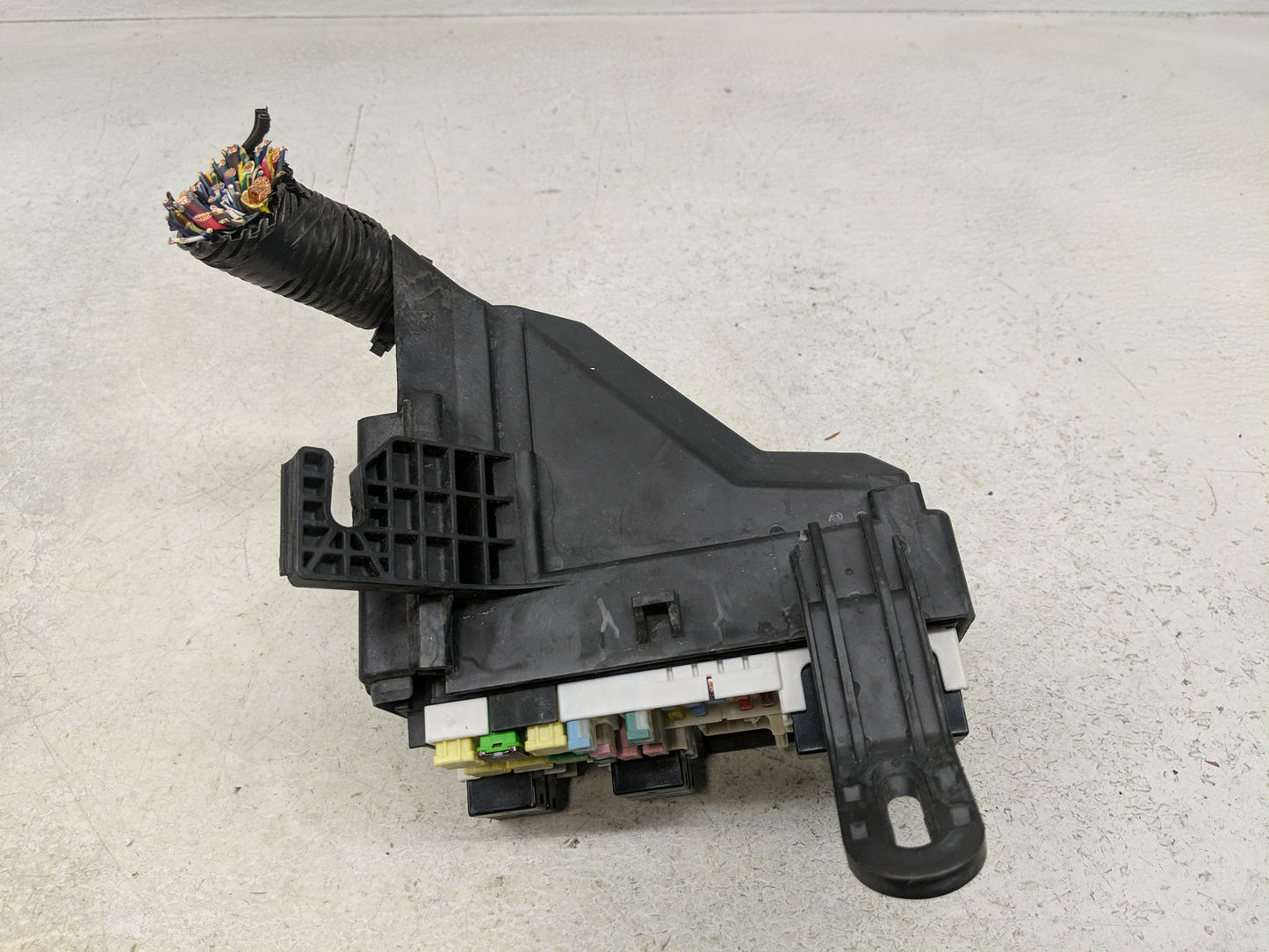 2014-2019 Ford Fiesta Fusebox Fuse Box Panel Relay Module P/N:6003447201 Fits Fits 2014 2015 2016 2017 2018 2019 OEM Used Au