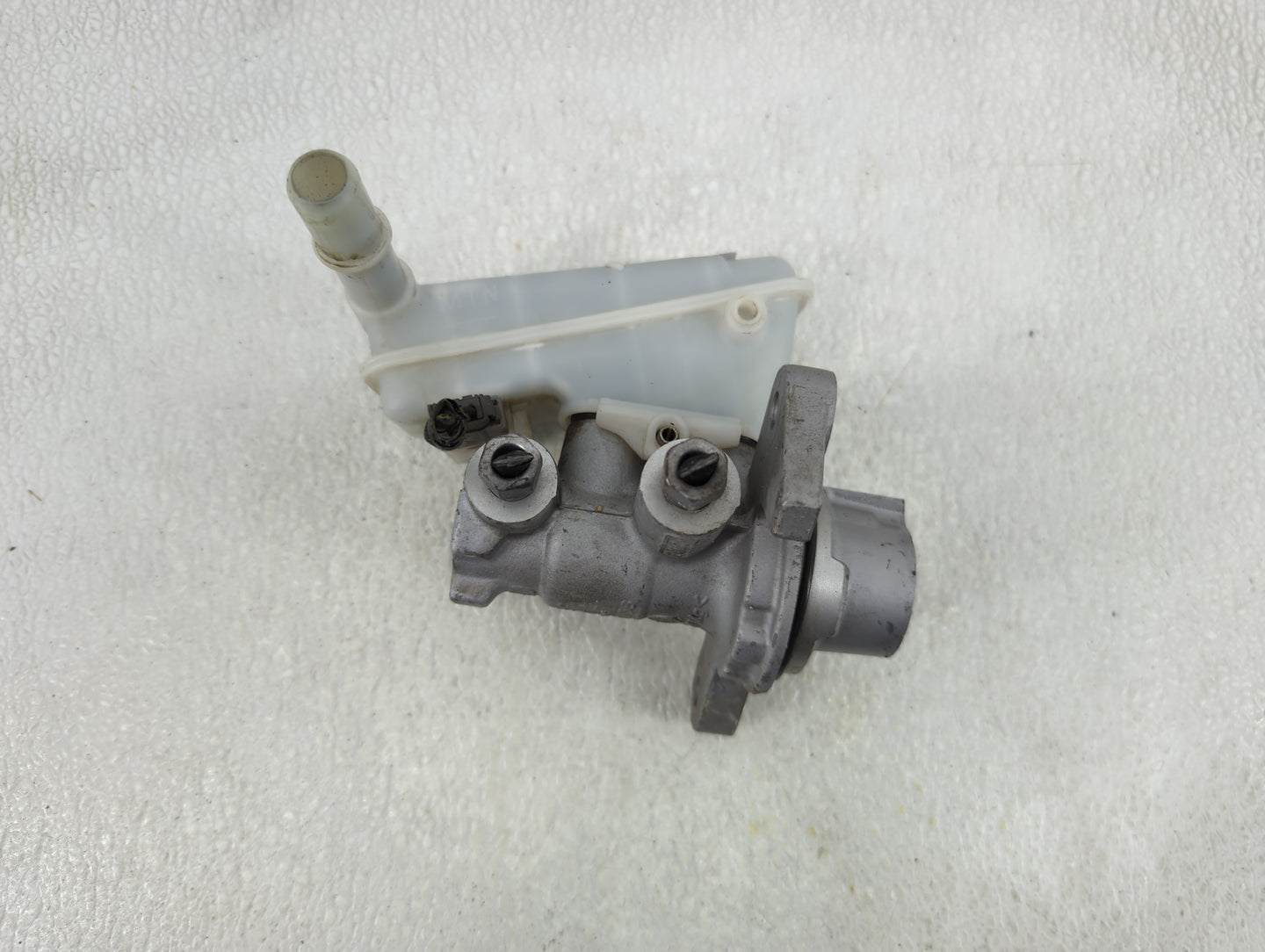 2011-2019 Ford Fiesta Brake Master Cylinder - Oemusedautoparts1.com