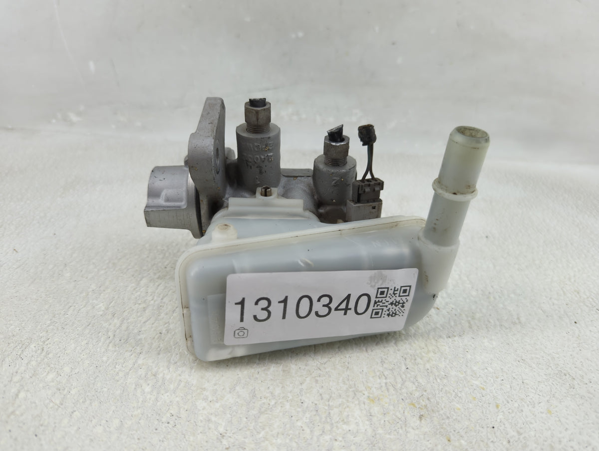 2011-2019 Ford Fiesta Brake Master Cylinder 1310340 - Oemusedautoparts1.com