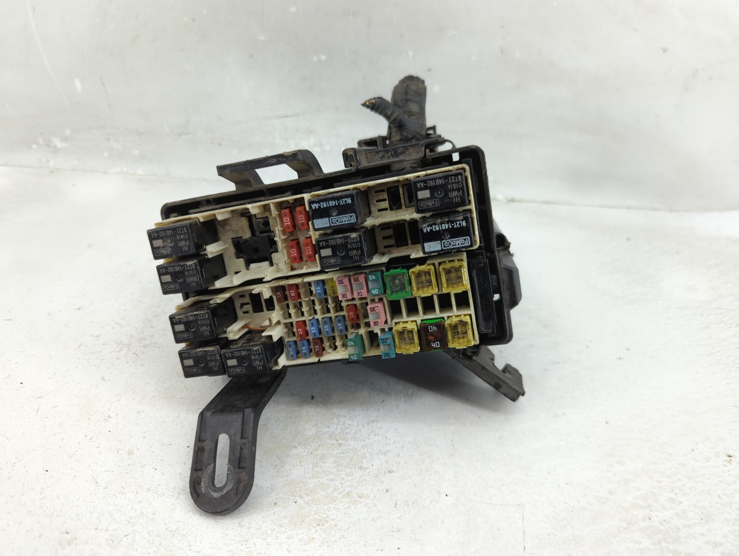 2014-2019 Ford Fiesta Fusebox Fuse Box Panel Relay Module P/N:4637-001 6003447201 Fits Fits 2014 2015 2016 2017 2018 2019 OE
