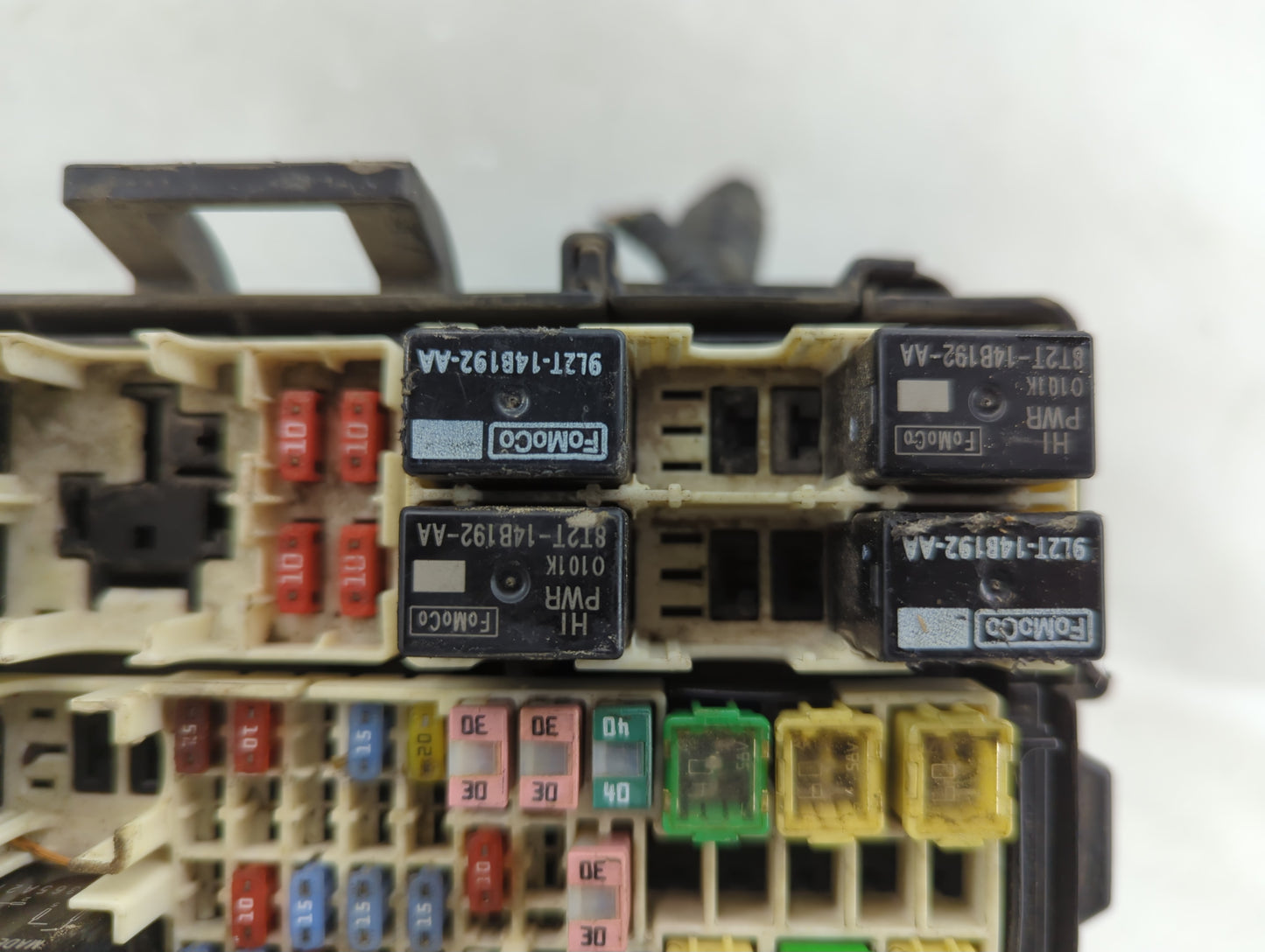 2014-2019 Ford Fiesta Fusebox Fuse Box Panel Relay Module P/N:4637-001 6003447201 Fits Fits 2014 2015 2016 2017 2018 2019 OE