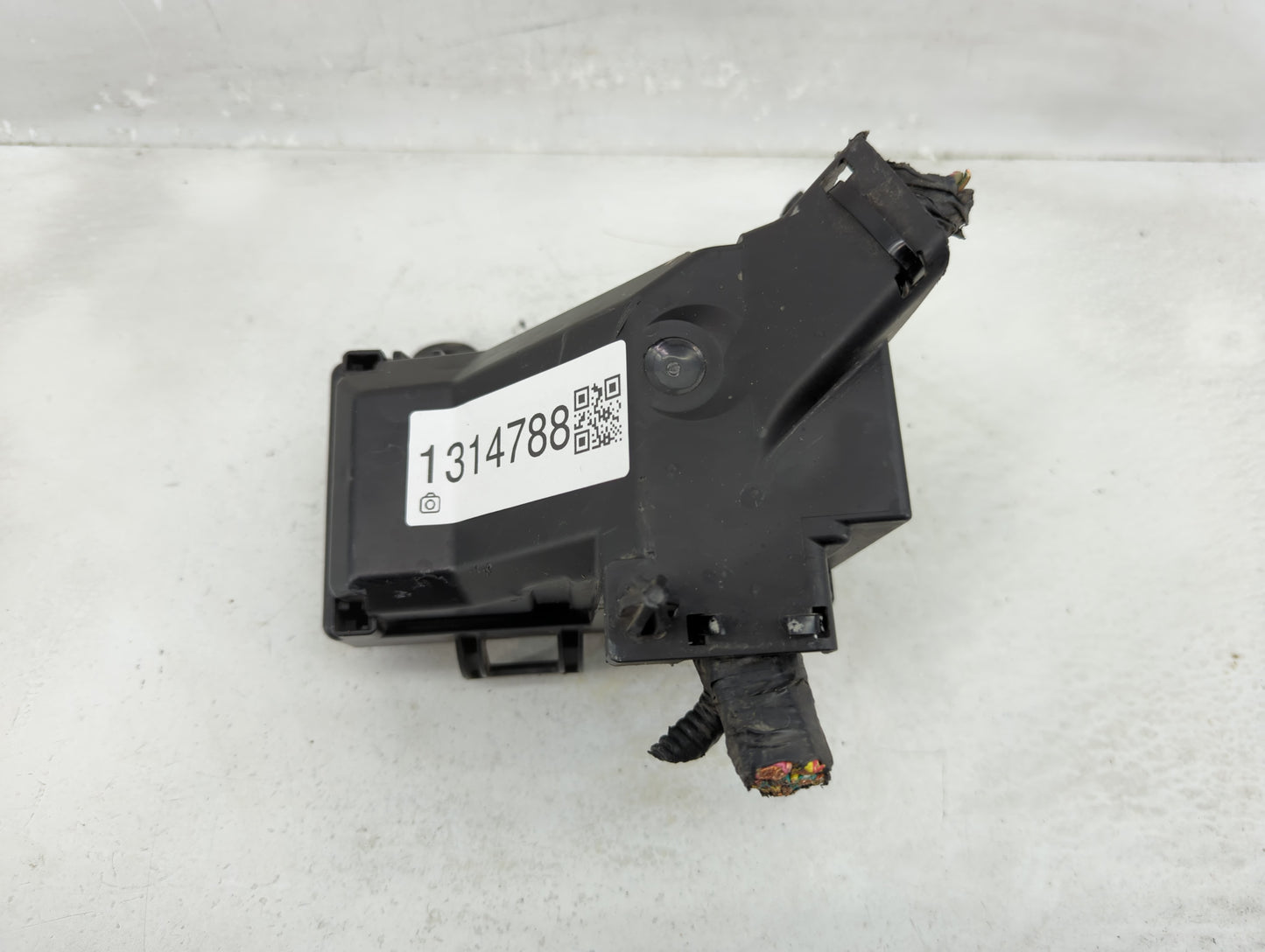 2014-2019 Ford Fiesta Fusebox Fuse Box Panel Relay Module P/N:4637-001 6003447201 Fits Fits 2014 2015 2016 2017 2018 2019 OE