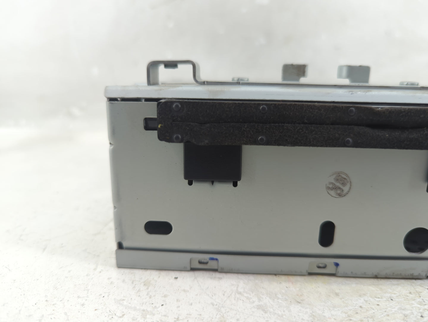 2018-2019 Ford Fiesta Radio AM FM Cd Player Receiver Replacement P/N:D2BT-19C107-AL Fits Fits 2018 2019 OEM Used Auto Parts 