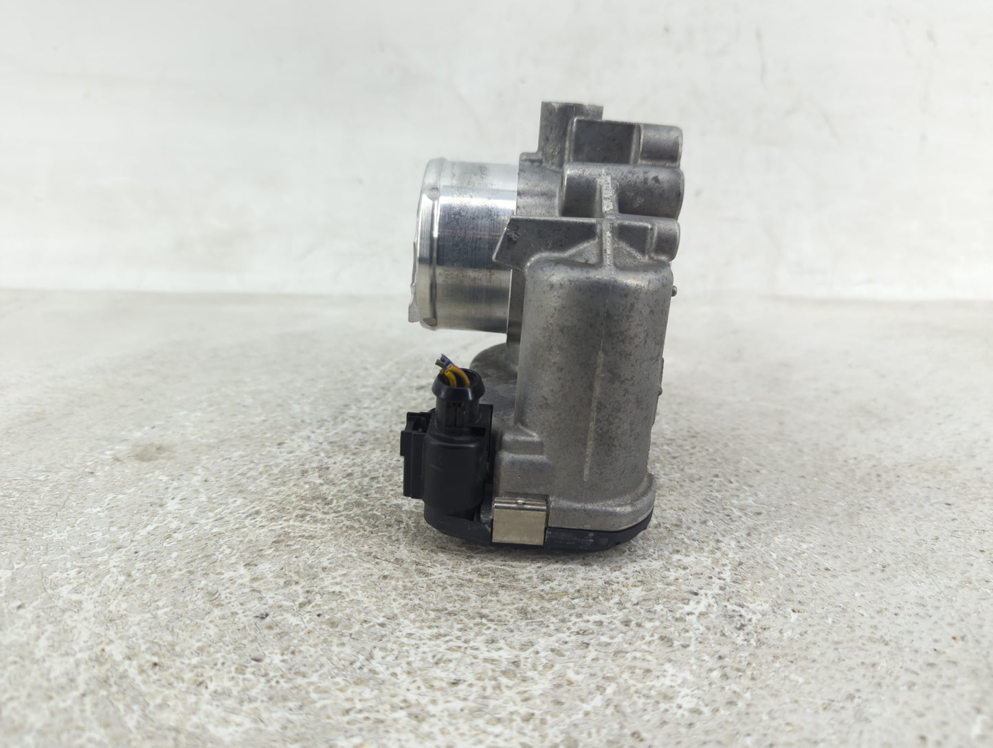 2014-2019 Ford Fiesta Throttle Body P/N:7S7G-9F991-CA Fits Fits 2013 2014 2015 2016 2017 2018 2019 OEM Used Auto Parts - Oem