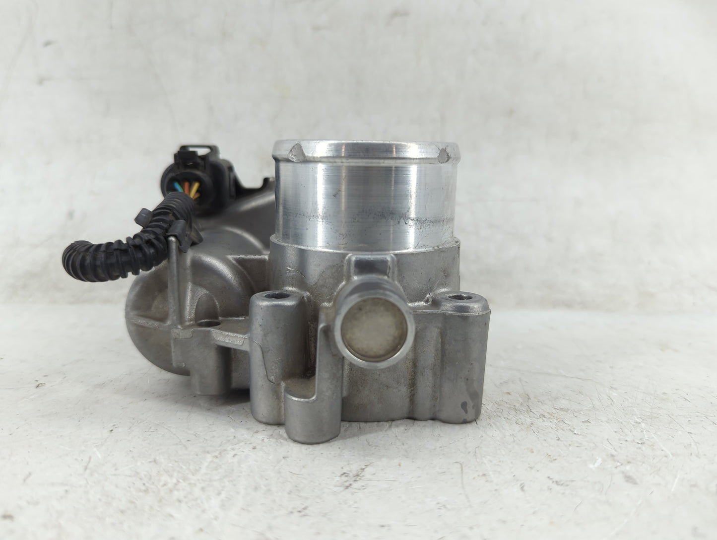 2014-2019 Ford Fiesta Throttle Body P/N:0 280 750 535 7S7G-9F991-CA Fits Fits 2013 2014 2015 2016 2017 2018 2019 OEM Used Au