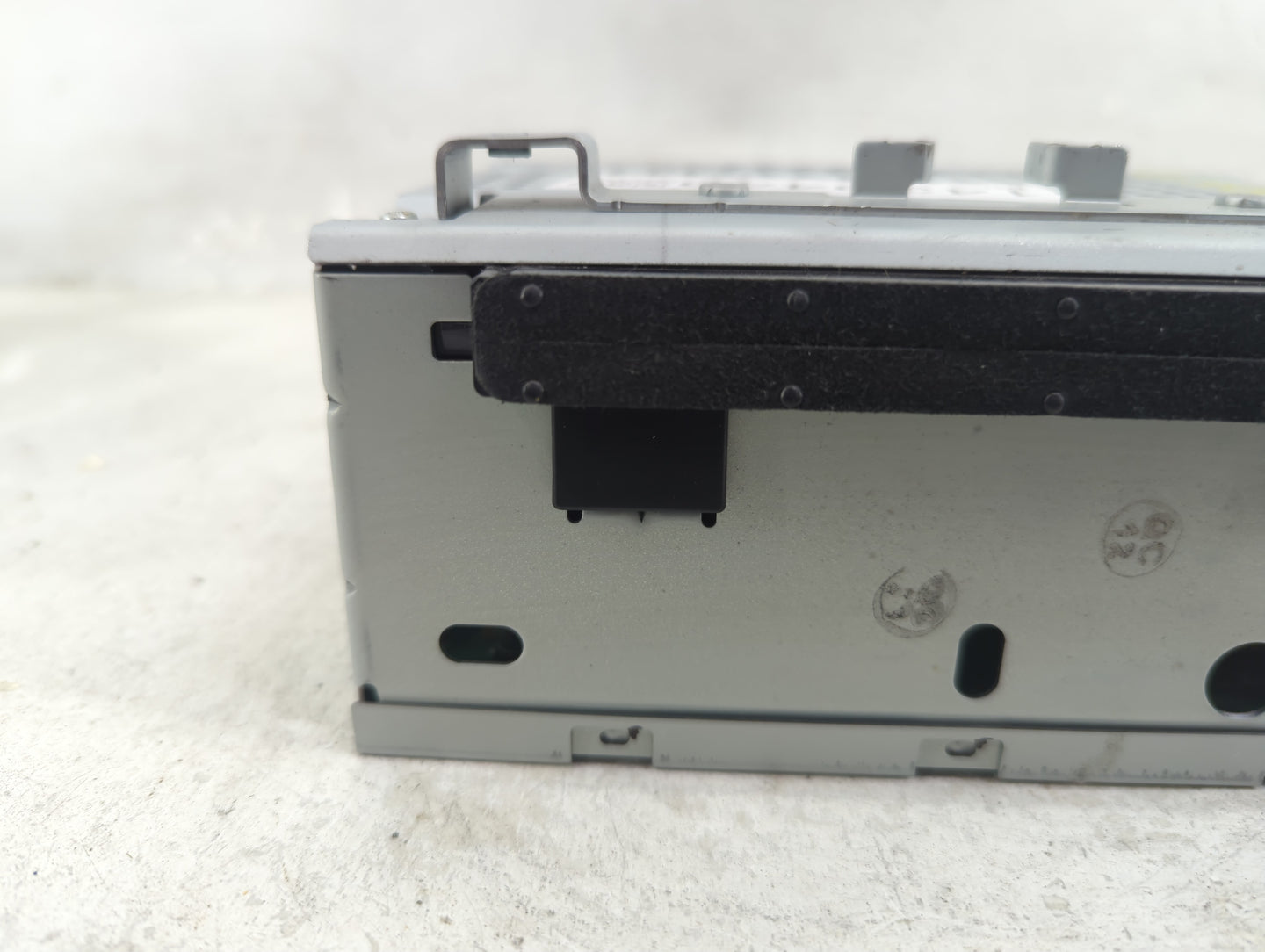 2018-2019 Ford Fiesta Radio AM FM Cd Player Receiver Replacement P/N:D2BT-19C107-EN Fits Fits 2018 2019 OEM Used Auto Parts 